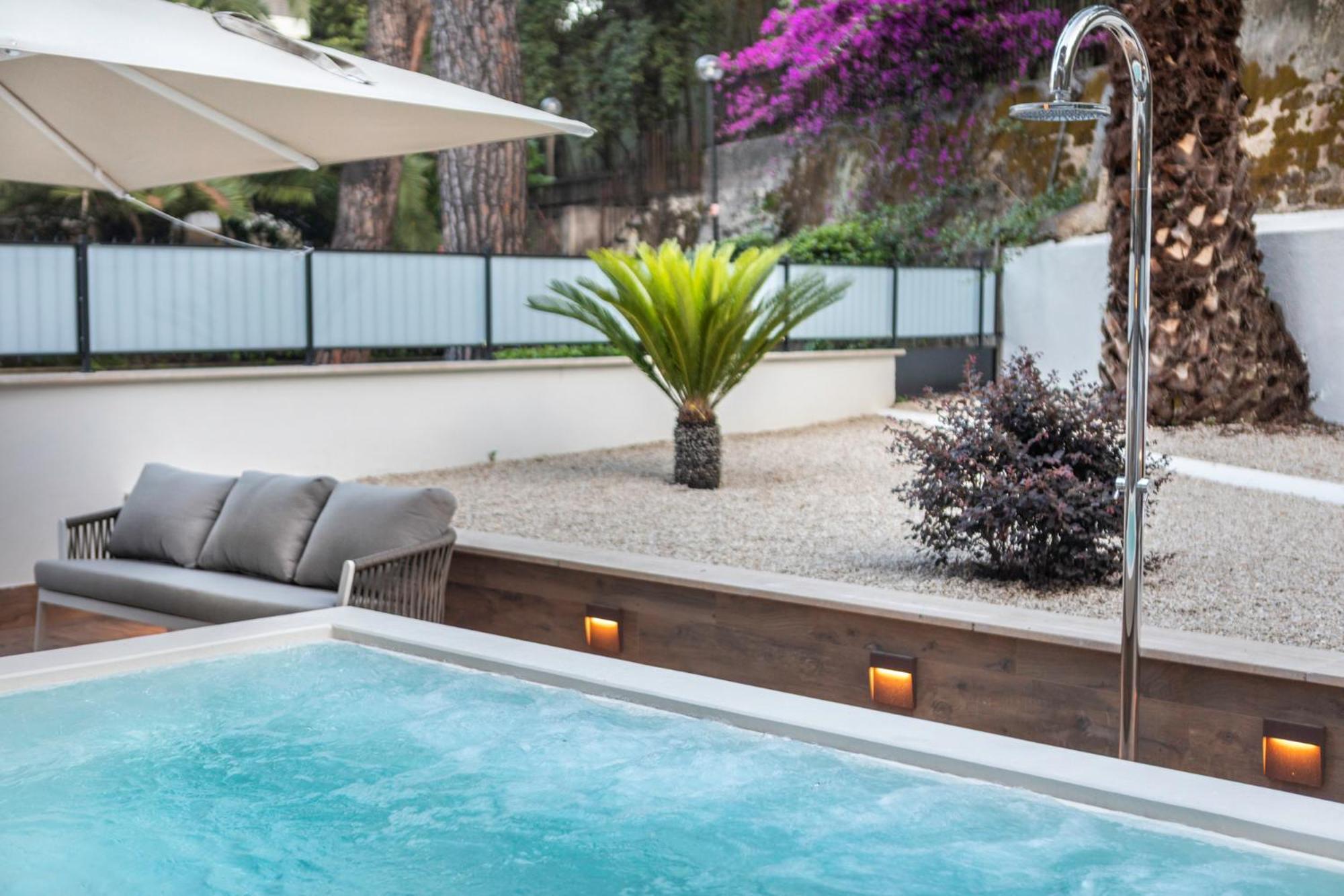 Apartment Pool & Vatican Luxury