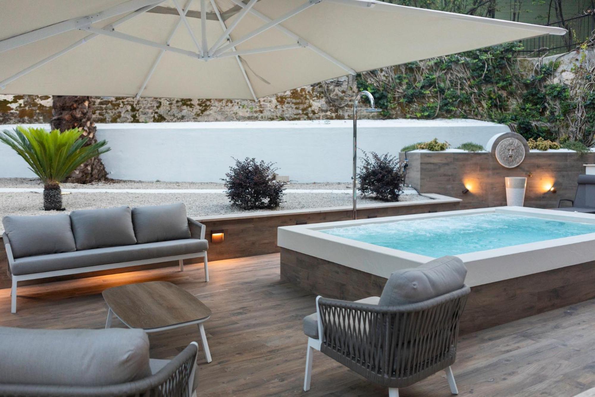 Pool & Vatican Luxury Apartment