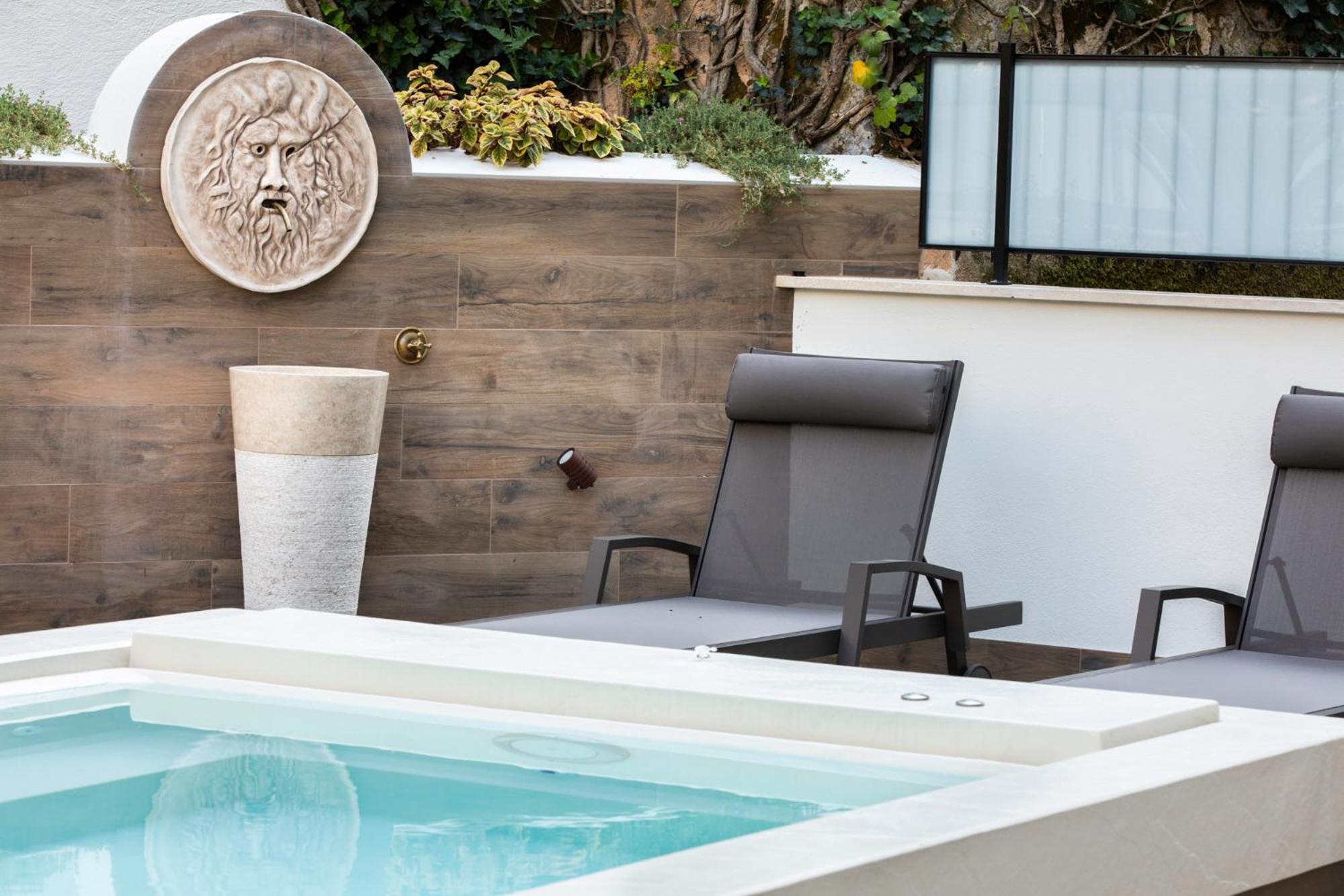 Pool & Vatican Luxury *