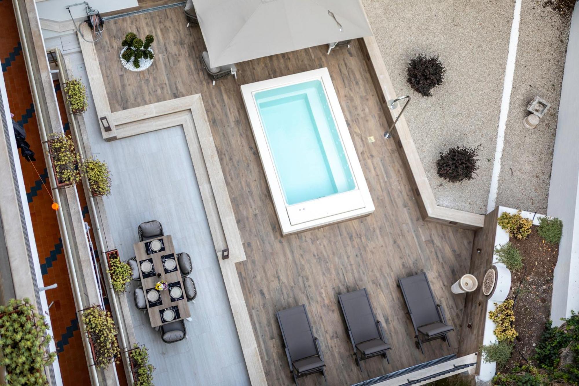Apartment Pool & Vatican Luxury
